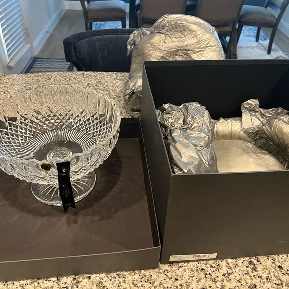 Waterford Cathedral Windows 11in Bowl - ***MINT CONDITION*** - Picture 1 of 11